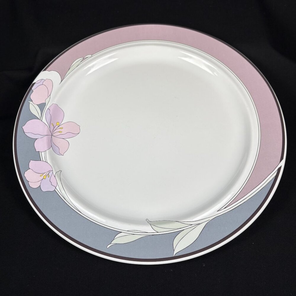 beautiful 12 1/2" serving plate. Epoch Korea E749 Meadow Sweet